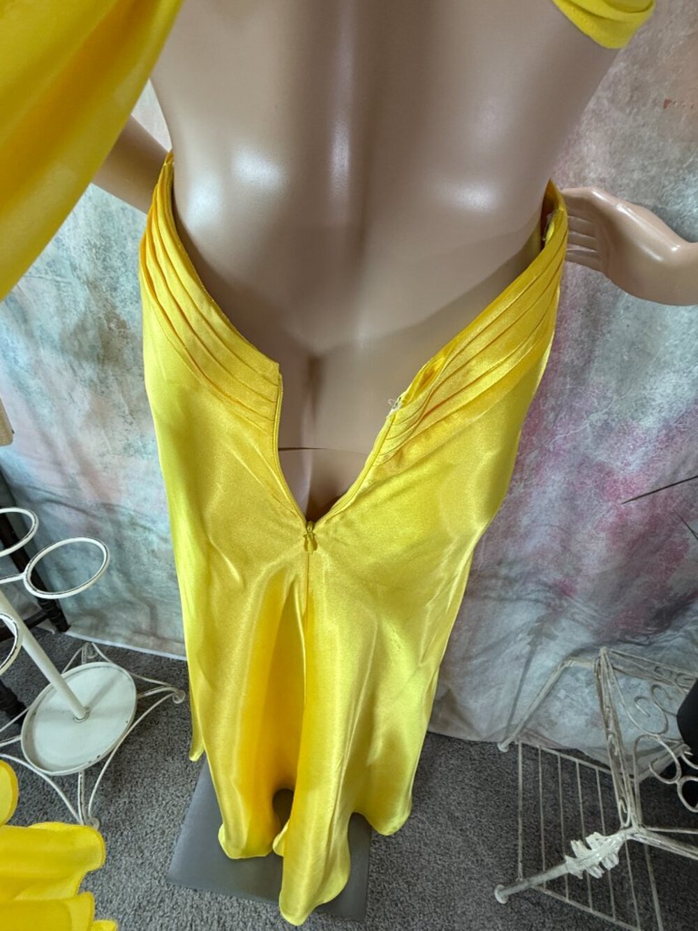 📌Xscape Dramatic Open-Back Design Chiffon Back Cascade Formal - Prom Dress - Picture 12 of 16